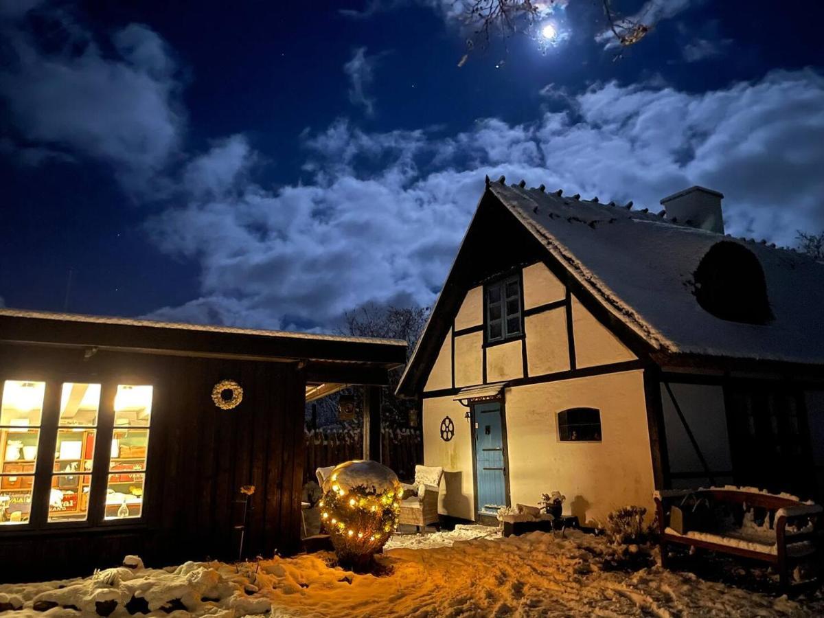 Vaerelser I Historisk Hus Med Sjael Og Atmosfaere Helsinge Exteriér fotografie