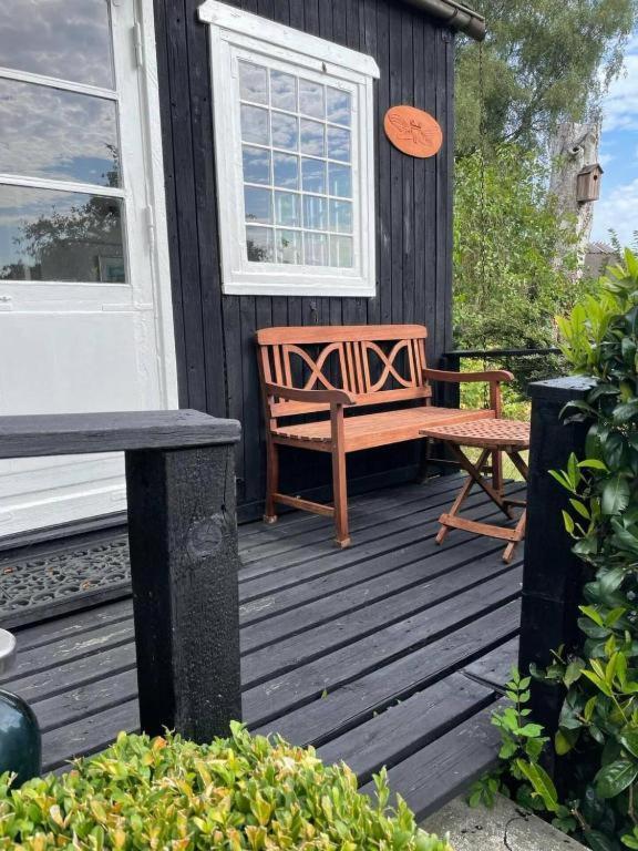 Vaerelser I Historisk Hus Med Sjael Og Atmosfaere Helsinge Exteriér fotografie